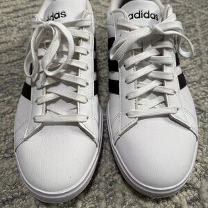 Adidas grand court womens sneakers like new size 9